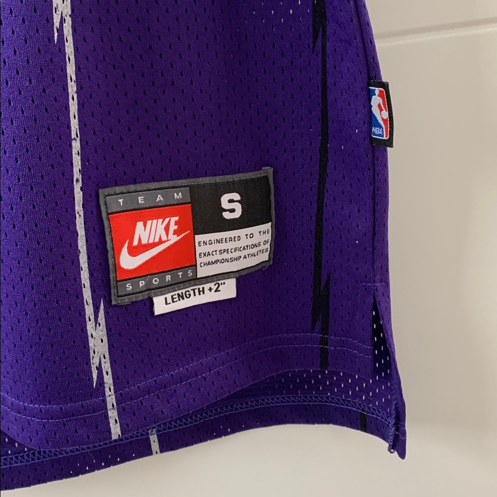 Nike Raptors Carter Jersey - Picture 6 of 9